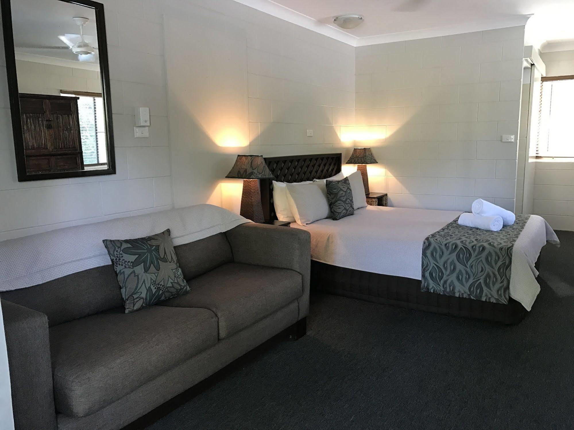 Bramston Beach Motel Eksteriør billede