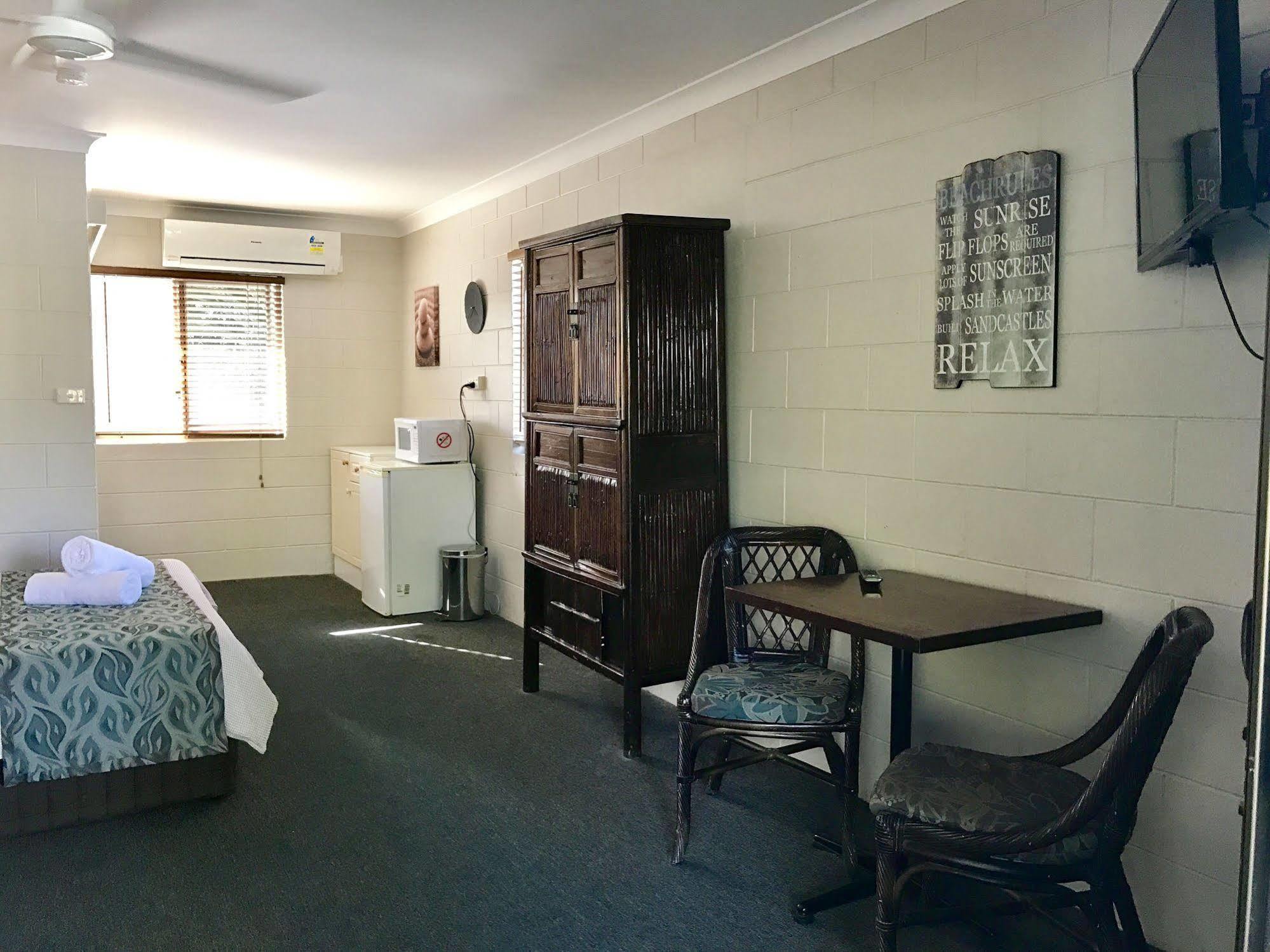 Bramston Beach Motel Eksteriør billede